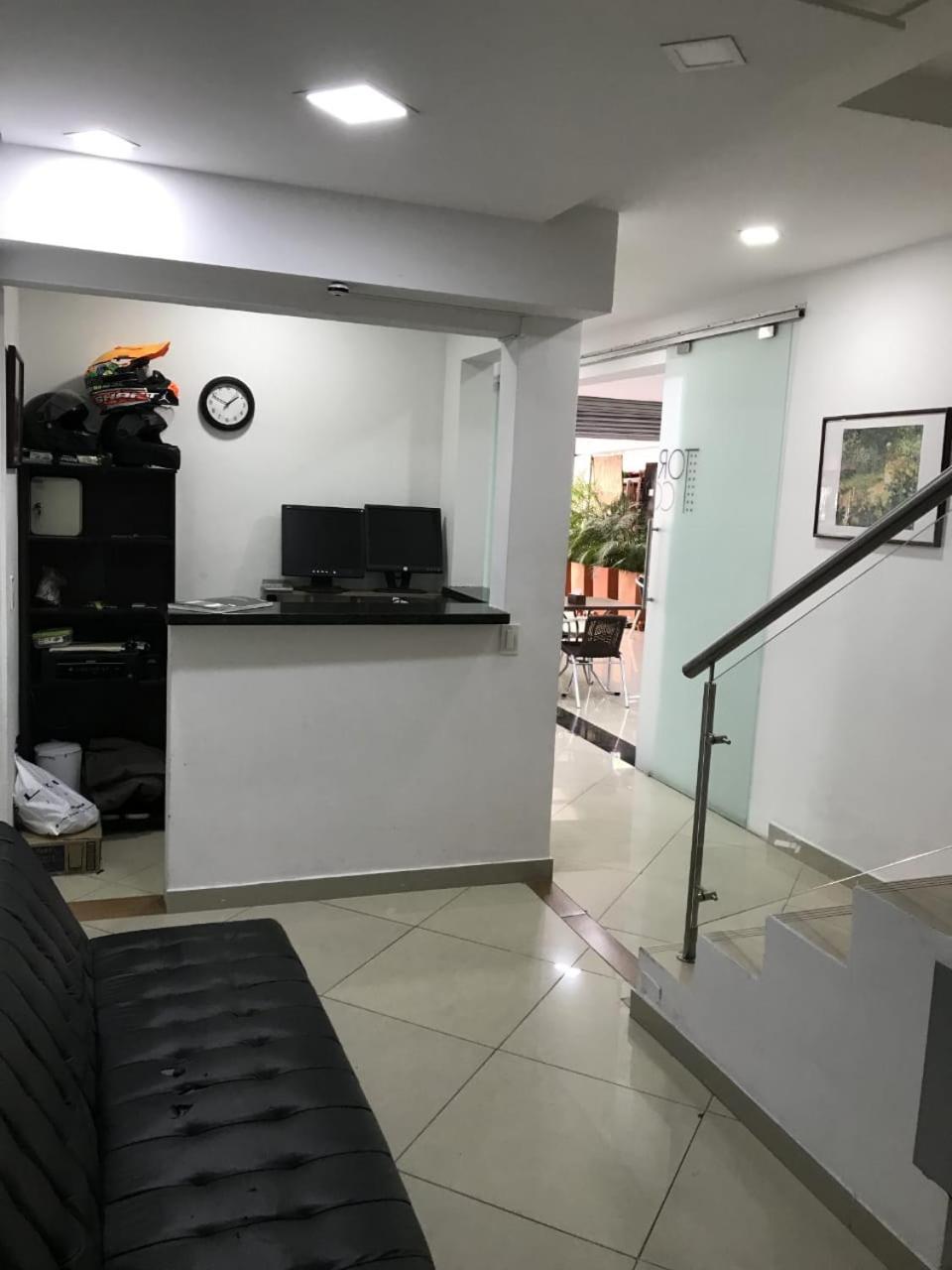 Apartaestudios Laureles Medellin Bagian luar foto